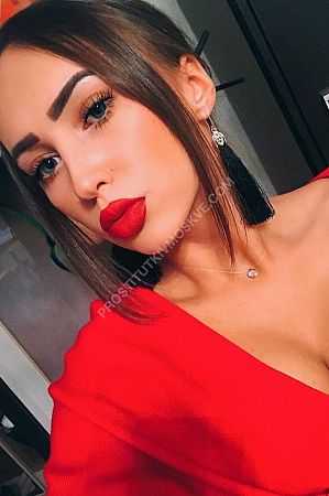 Наташа, метро Бульвар Адмирала Ушакова Наташа, метро Бульвар Адмирала Ушакова
